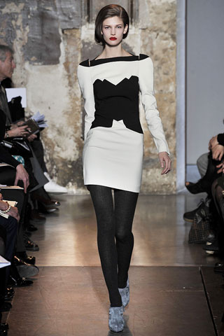Vestido negro y blanco con recortes Antonio Berardi